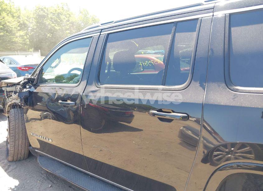 Photo 14 of 2024 Jeep Wagoneer L SERIES II 4X2 (VIN 1C4SJRBP1RS177002)