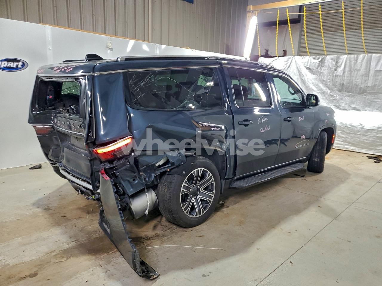 Photo 3 of 2024 JEEP WAGONEER L SERIES II N/A (VIN 1C4SJRBP2RS177218)