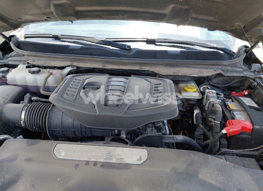 Photo 10 of 2024 Jeep Wagoneer L SERIES II 4X2 (VIN 1C4SJRBP2RS177770)