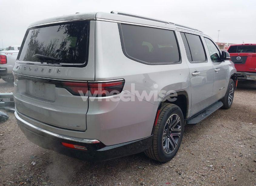 Photo 4 of 2024 Jeep Wagoneer L SERIES II 4X2 (VIN 1C4SJRBP3RS169726)