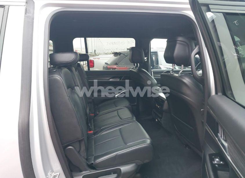 Photo 8 of 2024 Jeep Wagoneer L SERIES II 4X2 (VIN 1C4SJRBP3RS169726)