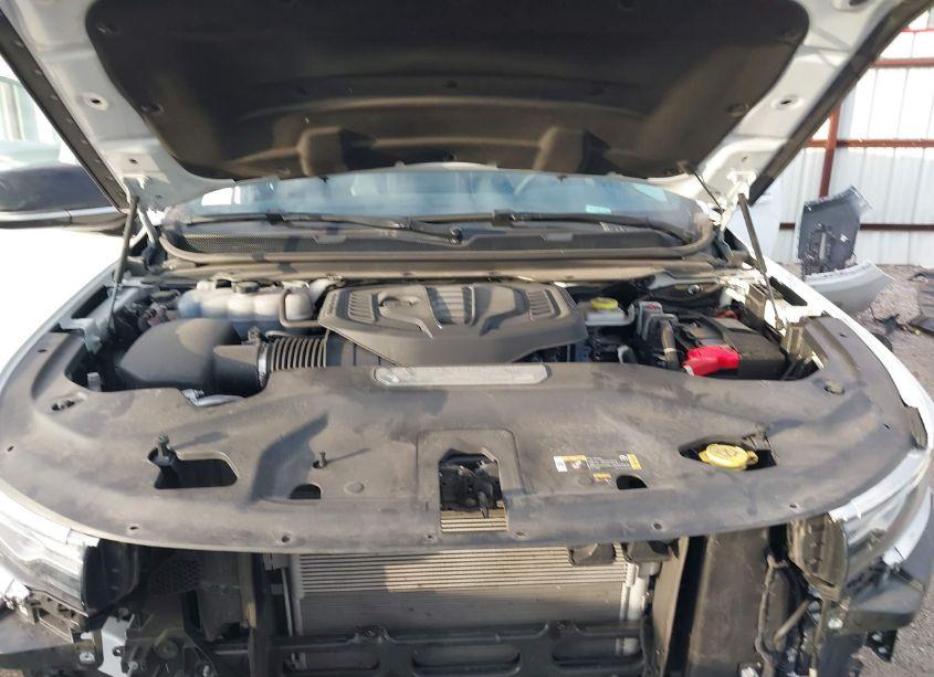 Photo 10 of 2024 Jeep Wagoneer L SERIES II 4X2 (VIN 1C4SJRBP4RS134984)