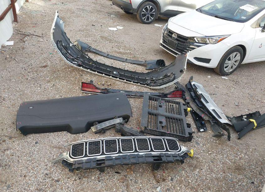 Photo 12 of 2024 Jeep Wagoneer L SERIES II 4X2 (VIN 1C4SJRBP4RS134984)