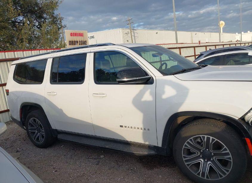 Photo 14 of 2024 Jeep Wagoneer L SERIES II 4X2 (VIN 1C4SJRBP4RS134984)