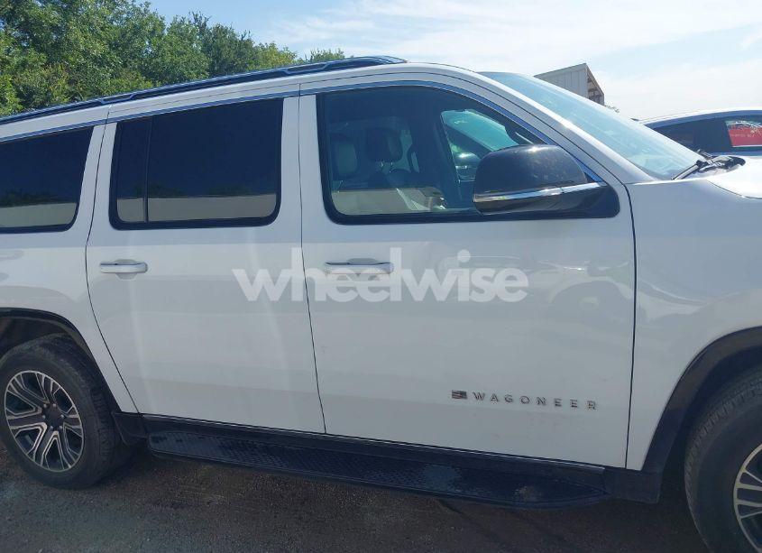 Photo 13 of 2024 Jeep Wagoneer L SERIES II 4X2 (VIN 1C4SJRBP4RS184266)