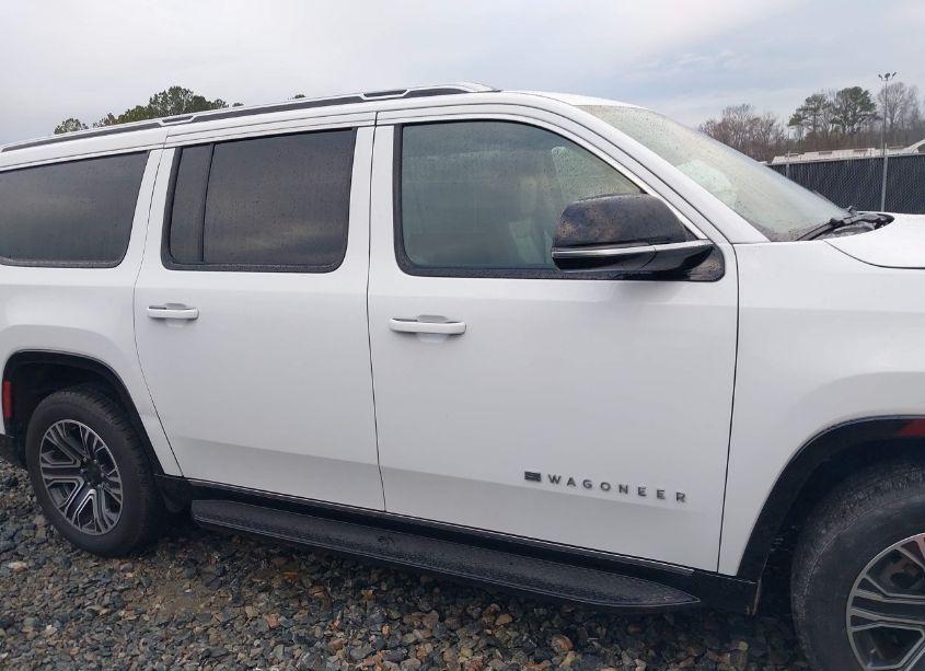 Photo 13 of 2024 Jeep Wagoneer L (VIN 1C4SJRBP5RS106675)