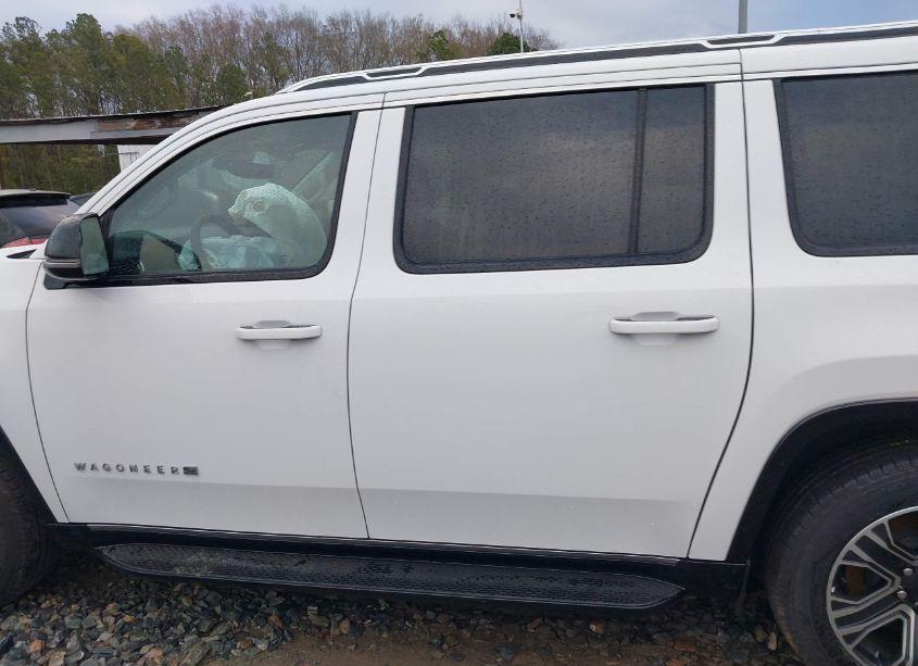 Photo 14 of 2024 Jeep Wagoneer L (VIN 1C4SJRBP5RS106675)