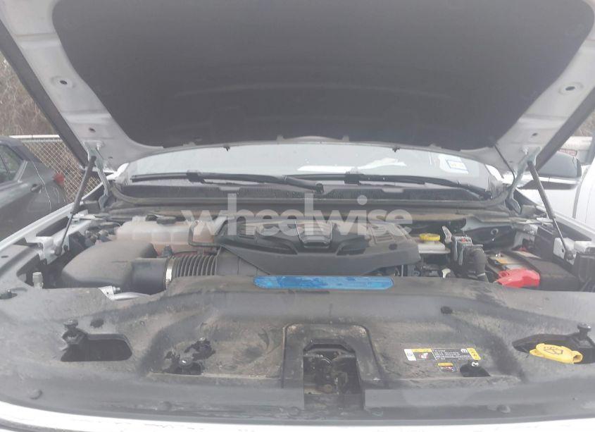 Photo 10 of 2024 Jeep Wagoneer L SERIES II 4X2 (VIN 1C4SJRBP5RS165094)