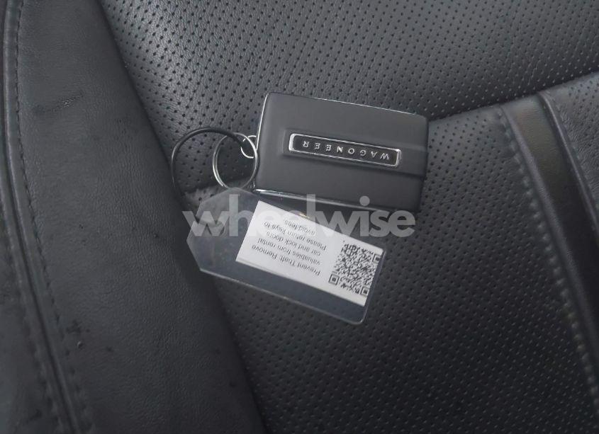 Photo 11 of 2024 Jeep Wagoneer L SERIES II 4X2 (VIN 1C4SJRBP5RS165094)