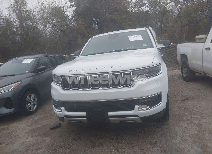 Photo 12 of 2024 Jeep Wagoneer L SERIES II 4X2 (VIN 1C4SJRBP5RS165094)