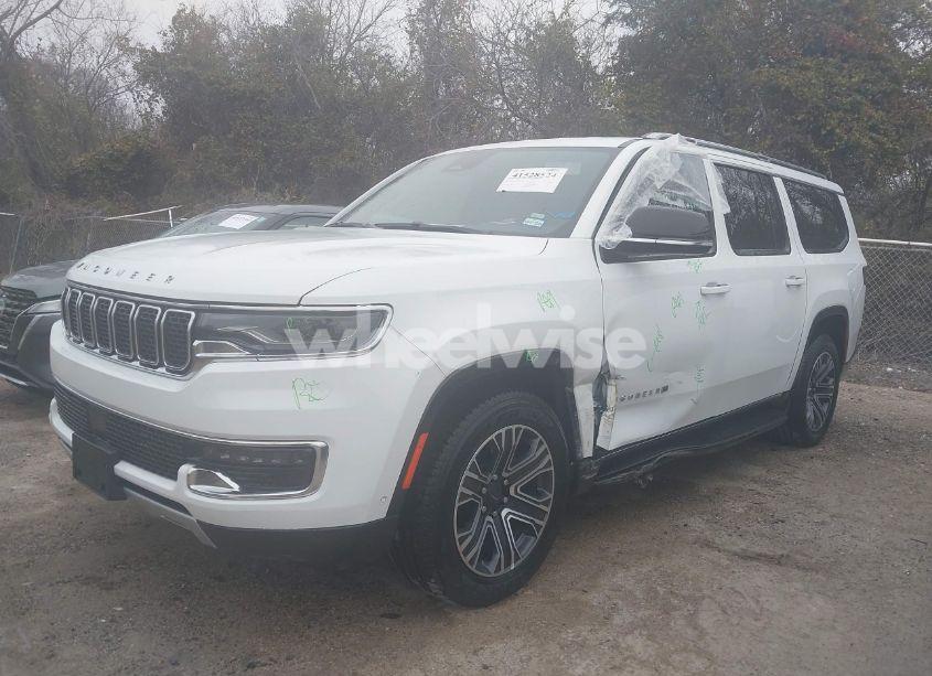 Photo 14 of 2024 Jeep Wagoneer L SERIES II 4X2 (VIN 1C4SJRBP5RS165094)