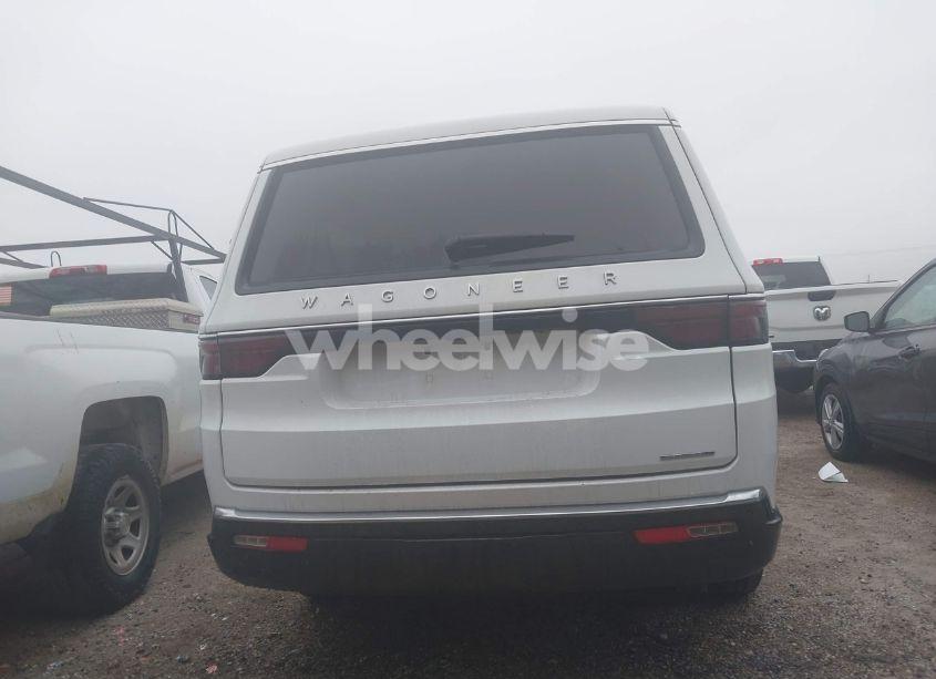 Photo 16 of 2024 Jeep Wagoneer L SERIES II 4X2 (VIN 1C4SJRBP5RS165094)