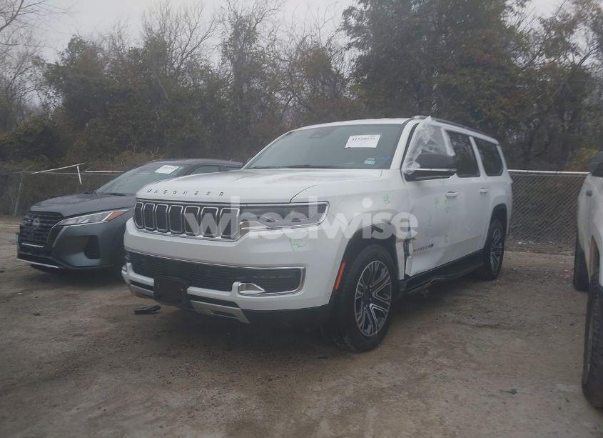 Photo 2 of 2024 Jeep Wagoneer L SERIES II 4X2 (VIN 1C4SJRBP5RS165094)