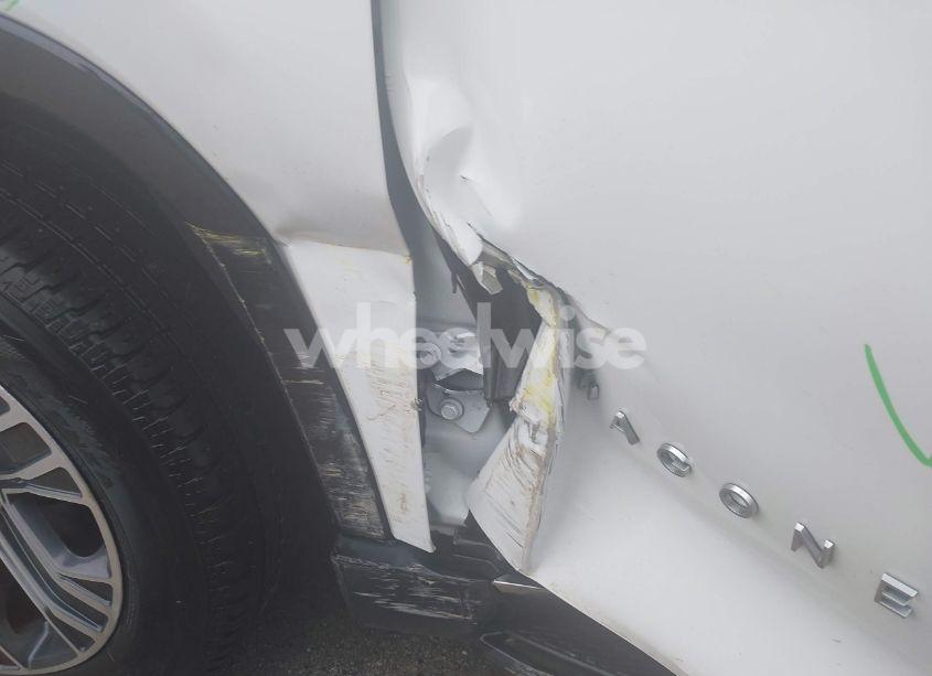 Photo 6 of 2024 Jeep Wagoneer L SERIES II 4X2 (VIN 1C4SJRBP5RS165094)