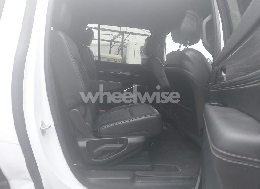 Photo 8 of 2024 Jeep Wagoneer L SERIES II 4X2 (VIN 1C4SJRBP5RS165094)