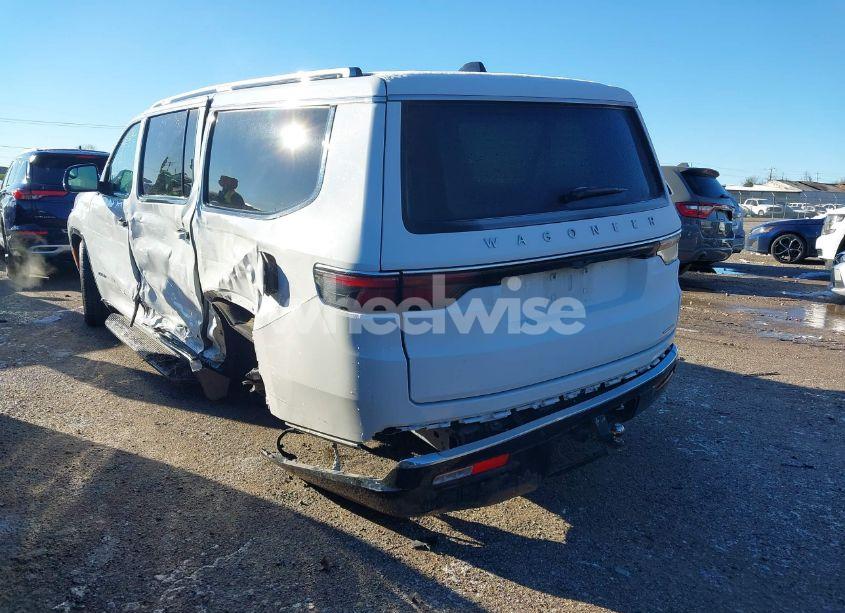 Photo 3 of 2024 Jeep Wagoneer L SERIES II 4X2 (VIN 1C4SJRBP6RS106670)