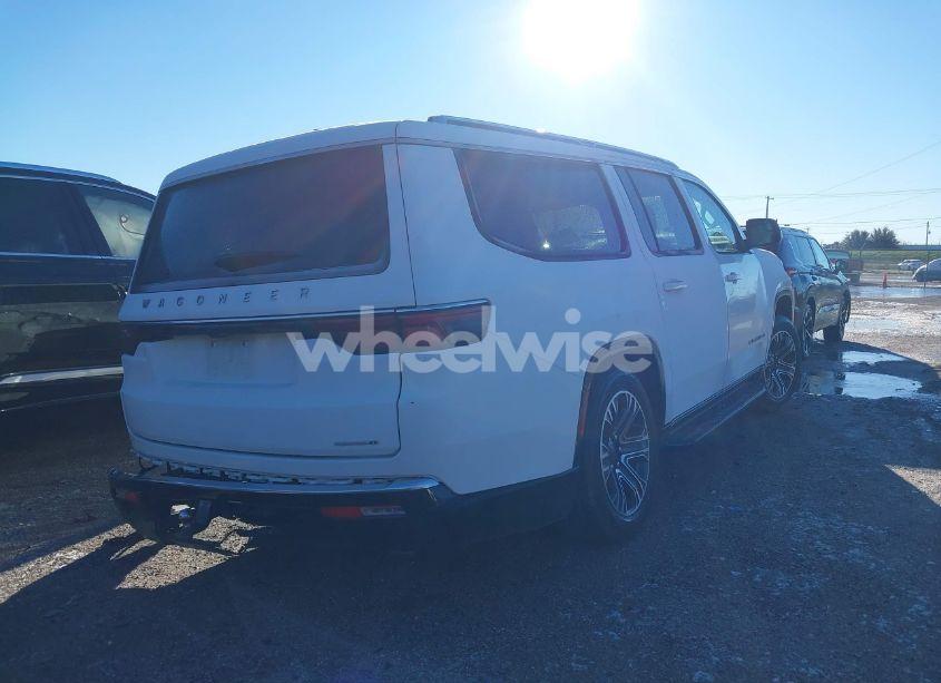 Photo 4 of 2024 Jeep Wagoneer L SERIES II 4X2 (VIN 1C4SJRBP6RS106670)