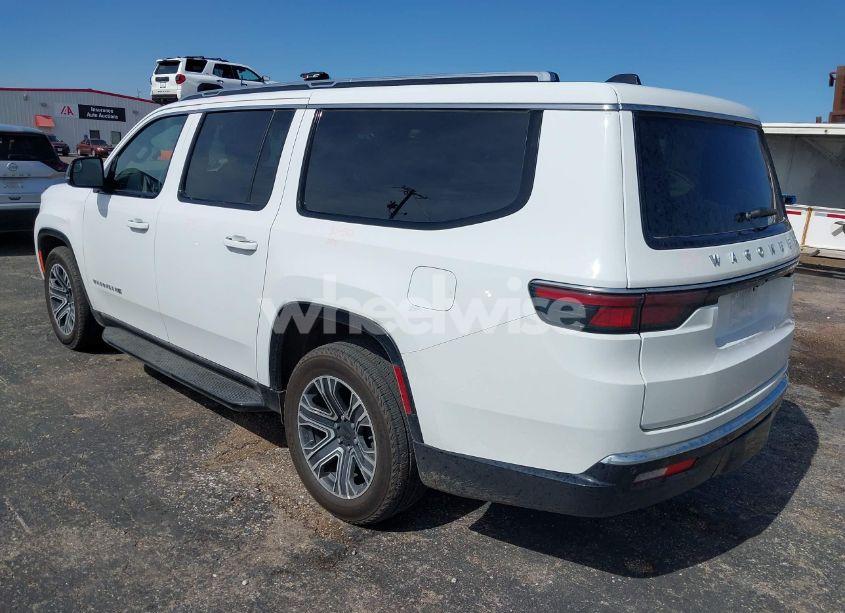 Photo 3 of 2024 Jeep Wagoneer L SERIES II 4X2 (VIN 1C4SJRBP6RS134677)