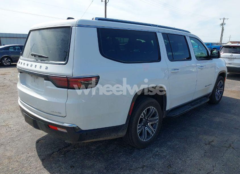 Photo 4 of 2024 Jeep Wagoneer L SERIES II 4X2 (VIN 1C4SJRBP6RS134677)