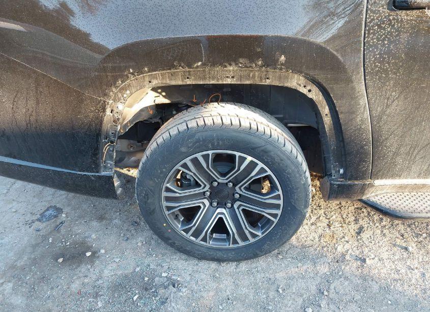 Photo 6 of 2024 Jeep Wagoneer L SERIES II 4X2 (VIN 1C4SJRBP6RS146229)