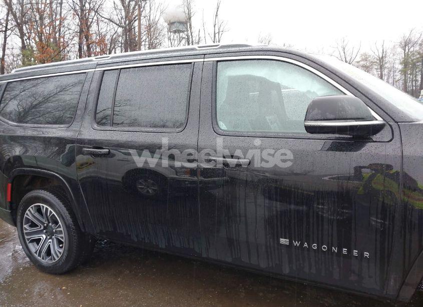 Photo 13 of 2024 Jeep Wagoneer L SERIES II 4X2 (VIN 1C4SJRBP7RS135031)