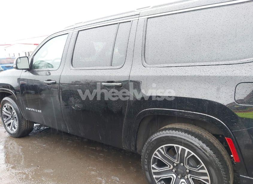 Photo 14 of 2024 Jeep Wagoneer L SERIES II 4X2 (VIN 1C4SJRBP7RS135031)