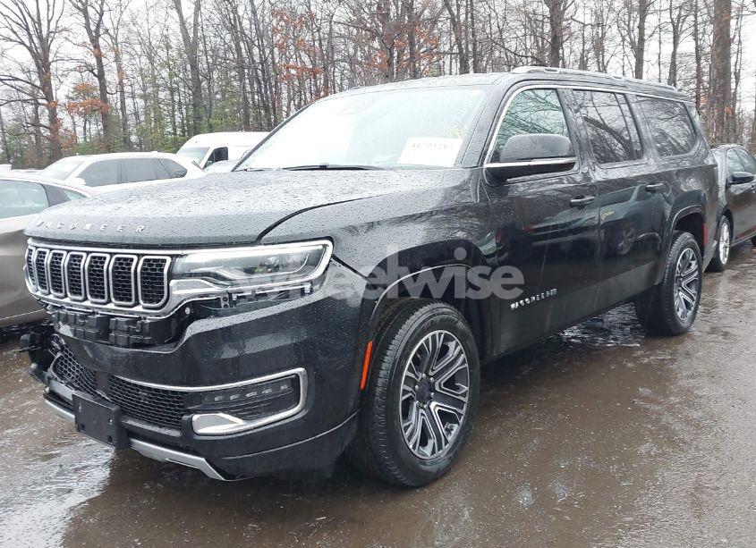 Photo 2 of 2024 Jeep Wagoneer L SERIES II 4X2 (VIN 1C4SJRBP7RS135031)