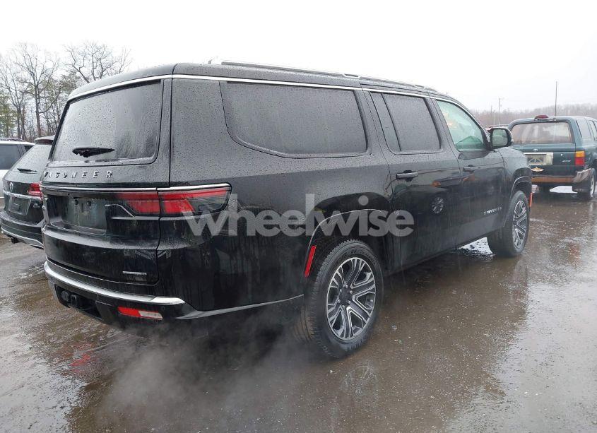 Photo 4 of 2024 Jeep Wagoneer L SERIES II 4X2 (VIN 1C4SJRBP7RS135031)