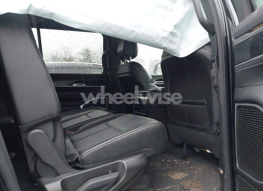 Photo 8 of 2024 Jeep Wagoneer L SERIES II 4X2 (VIN 1C4SJRBP7RS135031)