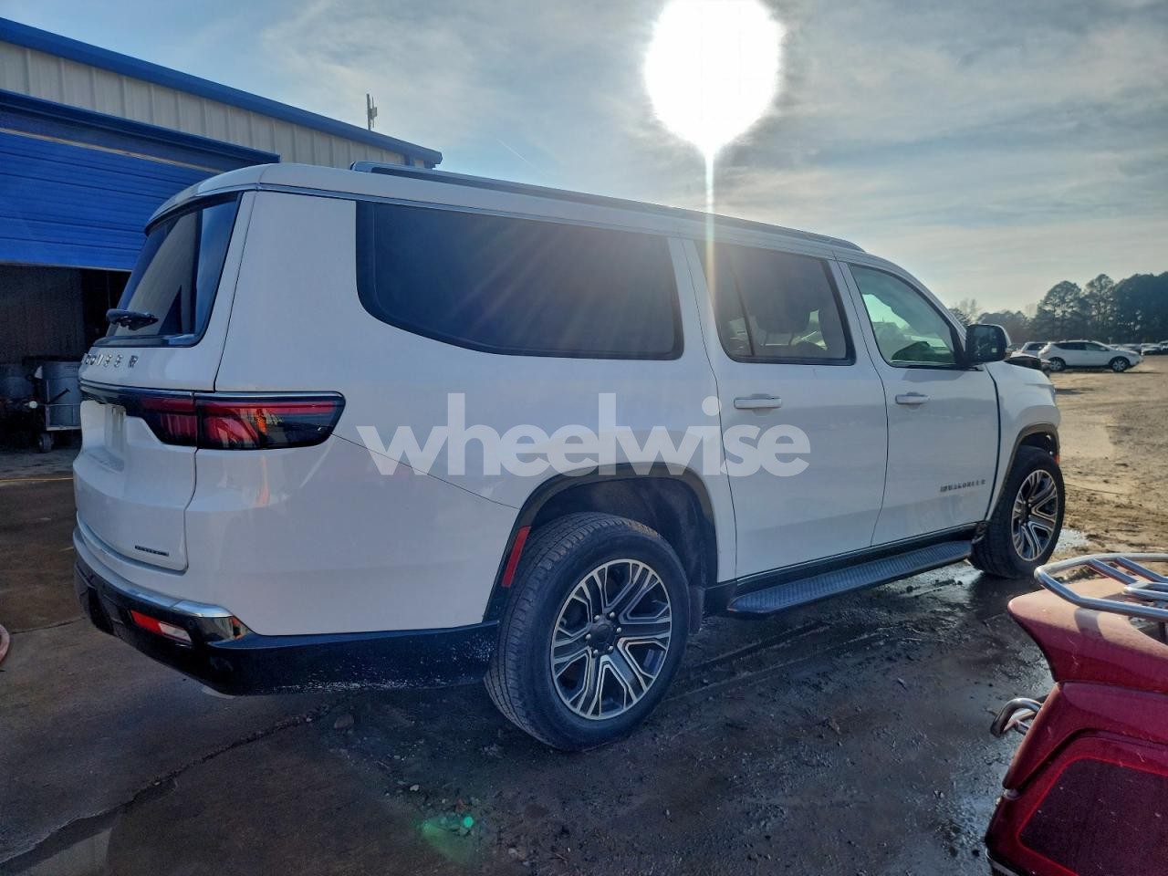 Photo 3 of 2024 JEEP WAGONEER L SERIES II (VIN 1C4SJRBP8RS187140)