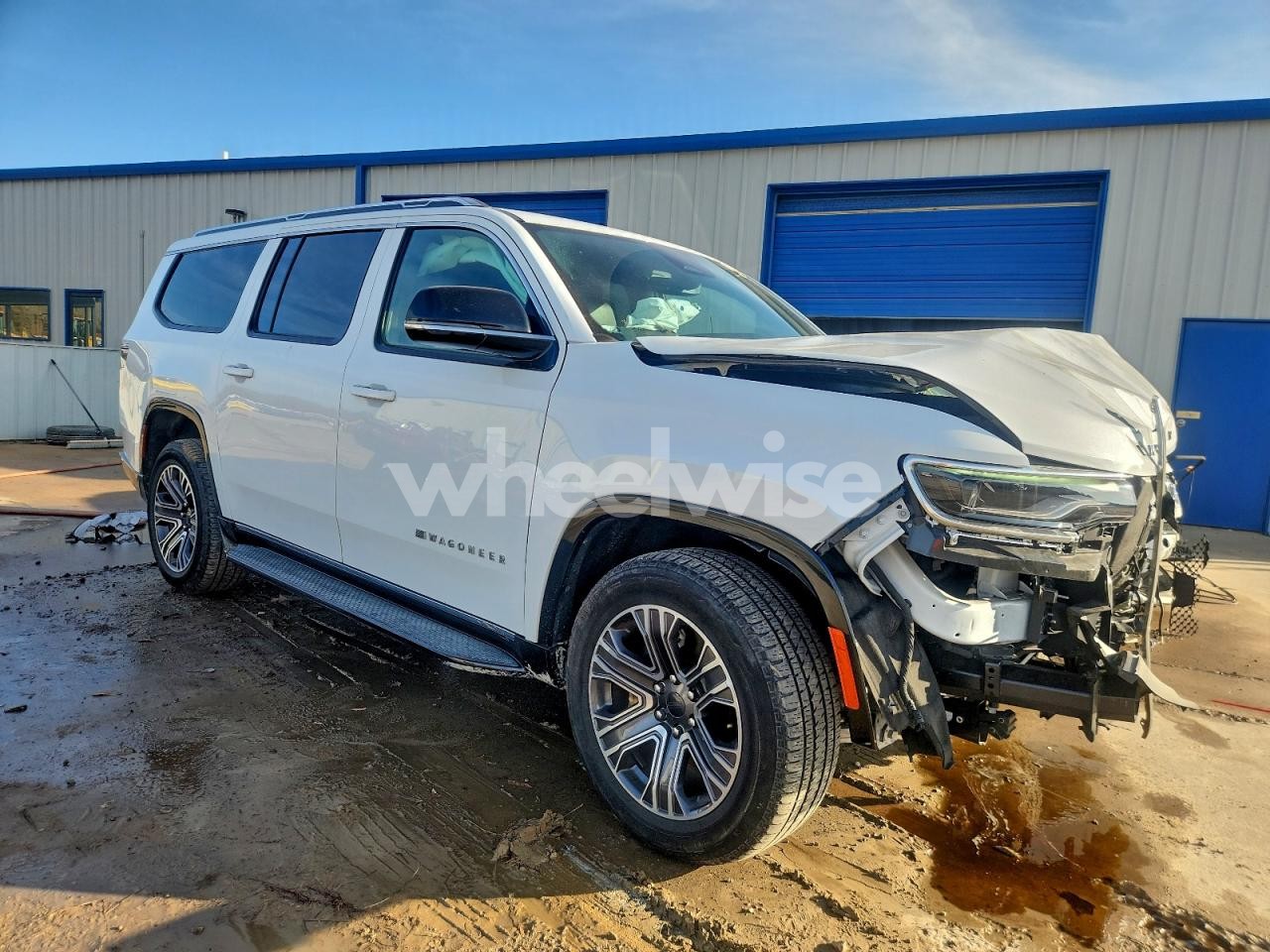 Photo 4 of 2024 JEEP WAGONEER L SERIES II (VIN 1C4SJRBP8RS187140)