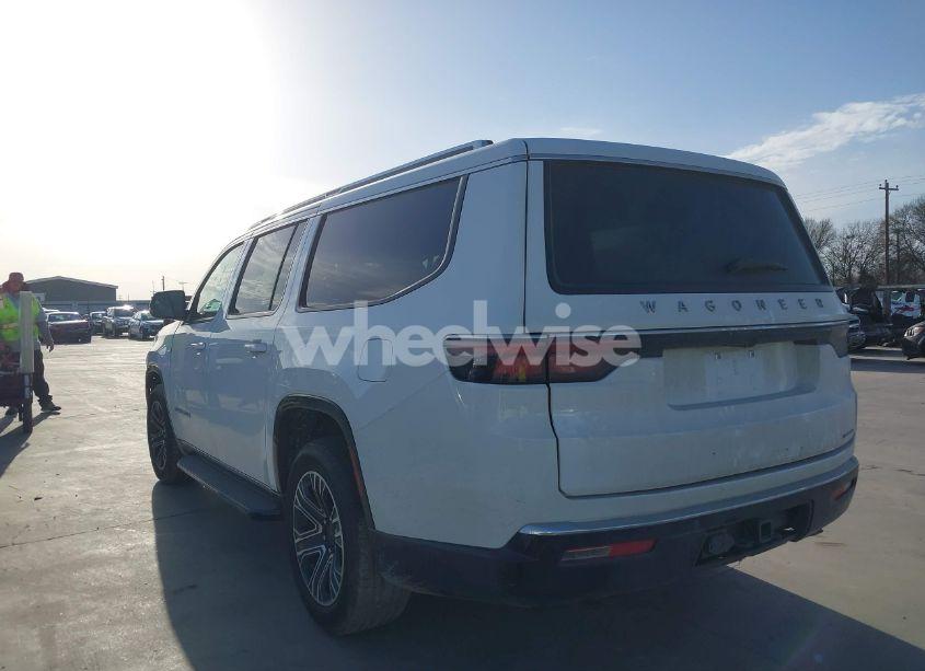 Photo 3 of 2024 Jeep Wagoneer L SERIES II 4X2 (VIN 1C4SJRBPXRS165267)