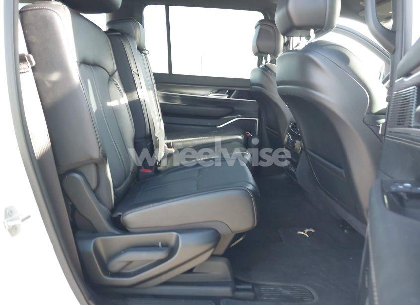 Photo 8 of 2024 Jeep Wagoneer L SERIES II 4X2 (VIN 1C4SJRBPXRS165267)