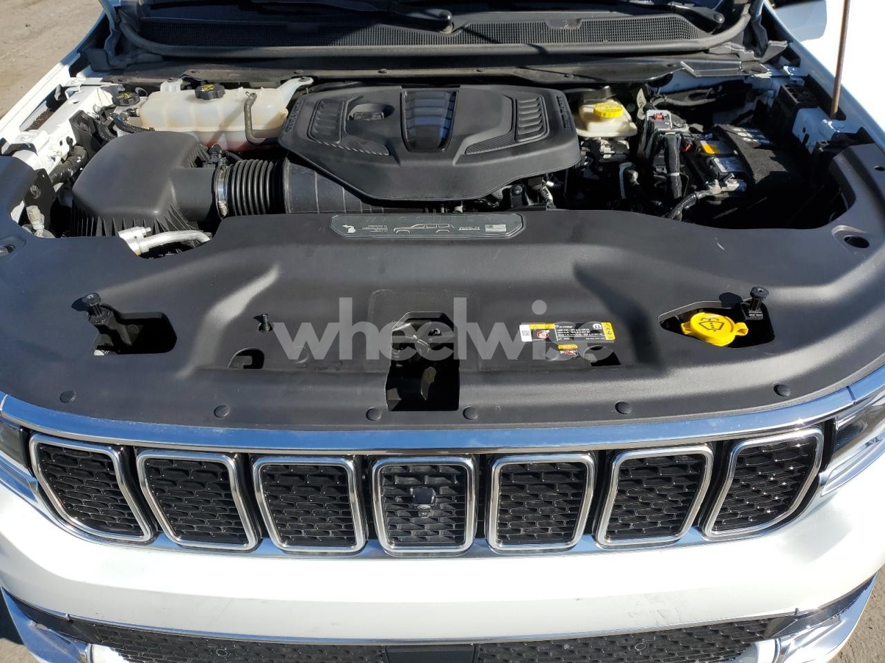 Photo 12 of 2023 JEEP WAGONEER L SERIES I (VIN 1C4SJSAP8PS549604)