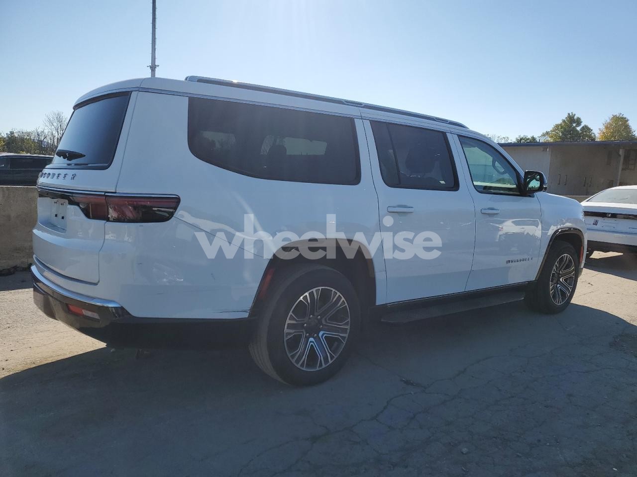 Photo 3 of 2023 JEEP WAGONEER L SERIES I (VIN 1C4SJSAP8PS549604)