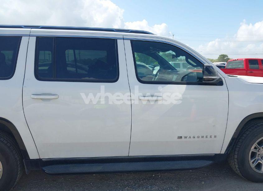 Photo 13 of 2024 Jeep Wagoneer L SERIES I 4X4 (VIN 1C4SJSAP9RS111581)