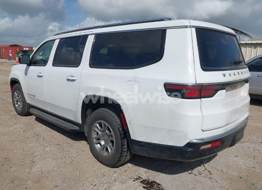 Photo 3 of 2024 Jeep Wagoneer L SERIES I 4X4 (VIN 1C4SJSAP9RS111581)