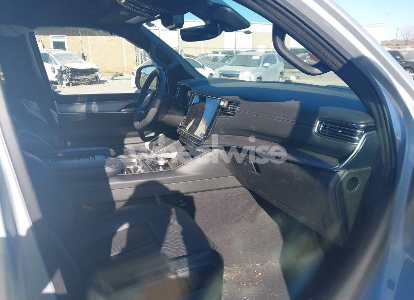 Photo 5 of 2024 Jeep Wagoneer L SERIES II CARBIDE 4X4 (VIN 1C4SJSBP0RS117767)