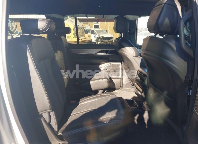 Photo 8 of 2024 Jeep Wagoneer L SERIES II CARBIDE 4X4 (VIN 1C4SJSBP0RS117767)