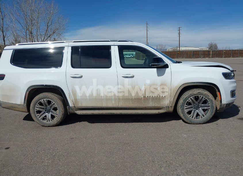 Photo 13 of 2024 Jeep Wagoneer L SERIES II 4X4 (VIN 1C4SJSBP0RS144757)