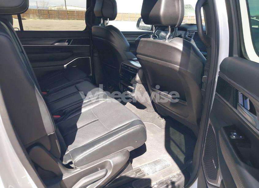 Photo 8 of 2024 Jeep Wagoneer L SERIES II 4X4 (VIN 1C4SJSBP0RS144757)