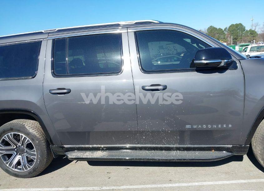 Photo 13 of 2024 Jeep Wagoneer L SERIES II 4X4 (VIN 1C4SJSBP0RS173157)