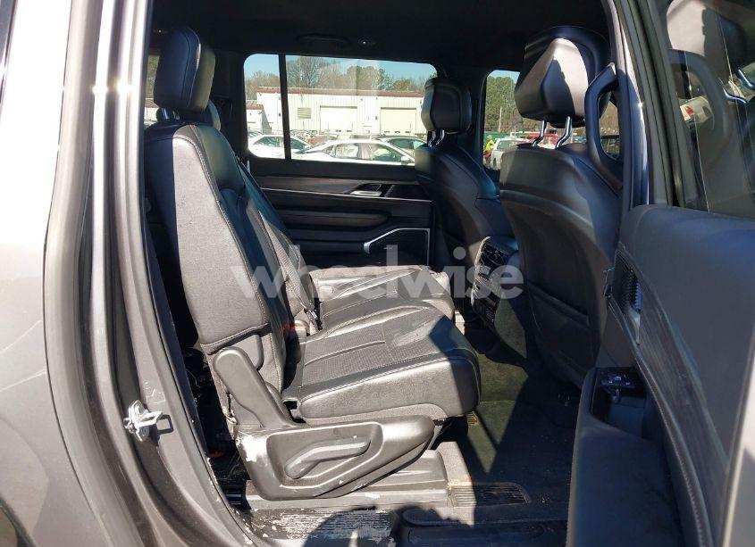 Photo 8 of 2024 Jeep Wagoneer L SERIES II 4X4 (VIN 1C4SJSBP0RS173157)