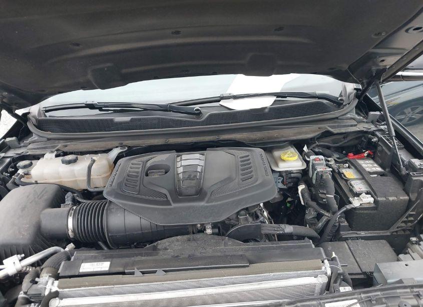 Photo 10 of 2024 Jeep Wagoneer L (VIN 1C4SJSBP2RS102039)