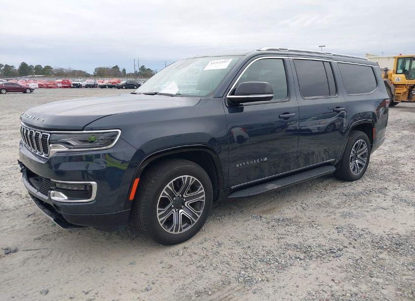 Photo 2 of 2024 Jeep Wagoneer L (VIN 1C4SJSBP2RS102039)