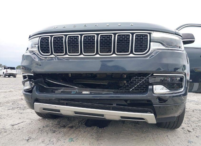 Photo 6 of 2024 Jeep Wagoneer L (VIN 1C4SJSBP2RS102039)