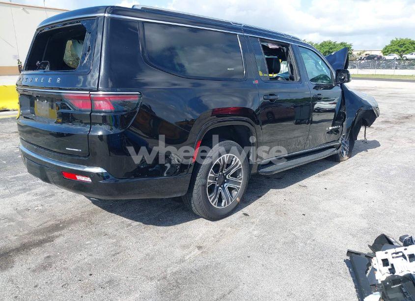 Photo 4 of 2024 Jeep Wagoneer L SERIES II 4X4 (VIN 1C4SJSBP2RS102168)