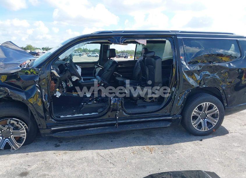 Photo 6 of 2024 Jeep Wagoneer L SERIES II 4X4 (VIN 1C4SJSBP2RS102168)