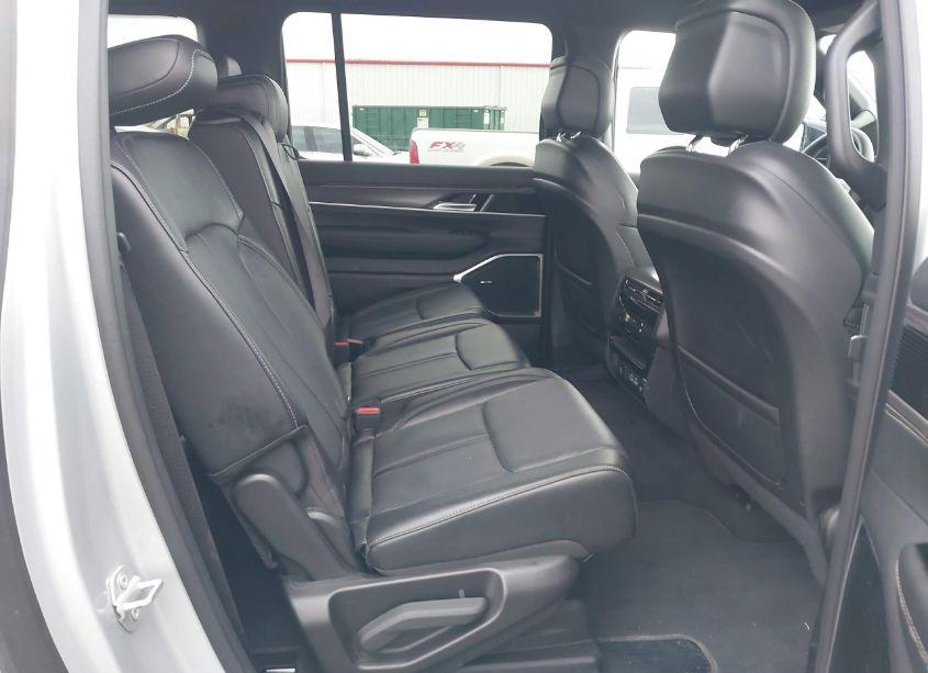 Photo 8 of 2024 Jeep Wagoneer L SERIES II 4X4 (VIN 1C4SJSBP2RS144307)