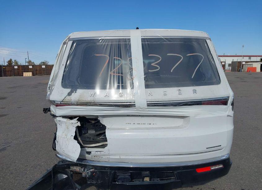 Photo 16 of 2024 Jeep Wagoneer L SERIES II 4X4 (VIN 1C4SJSBP3RS131761)